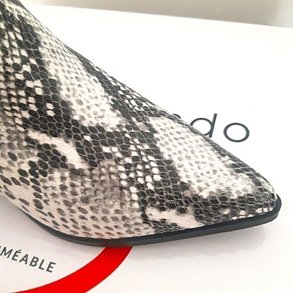 Blondo Leather Snake Embossed Black White Waterproof Chelsea Pull-on Boot Bootie - Picture 5 of 10